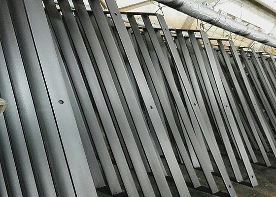 Montaggio d'acciaio del recinto dell'aeroporto internazionale, montaggio del metallo pesante di lucentezza dei semi