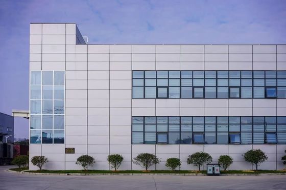 Progettazione personalizzabile Struttura in acciaio industriale Laboratorio Edificio di costruzione con pannello sandwich
