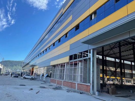 Magazzino Prefabbricato in Acciaio a Struttura Leggera e Personalizzabile: Soluzione Perfetta per lo Stoccaggio Aziendale