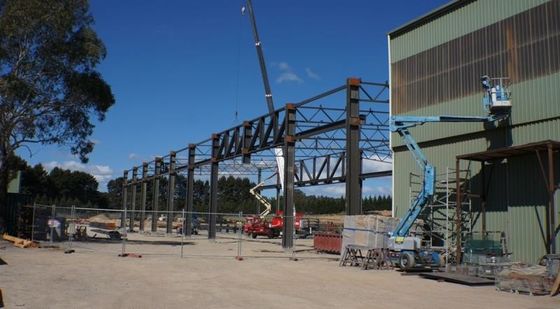 La costruzione portale industriale una del magazzino della struttura d'acciaio della struttura ferma la soluzione