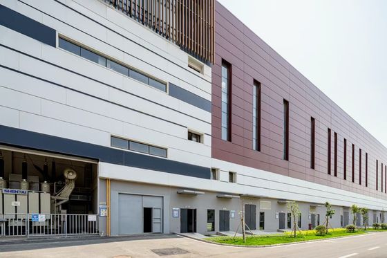 Long Life Span Cornice rigida Dimensione e disposizione personalizzabili Struttura in acciaio Costruzione di magazzini