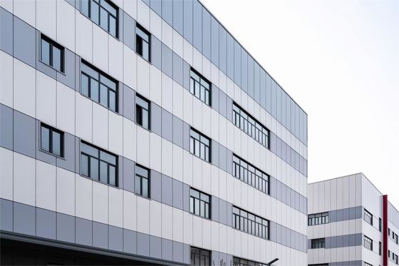 Progettazione, fabbricazione e fornitura di una struttura di acciaio leggero