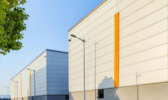 Costruzione di magazzini con struttura in acciaio a telaio rigido e lunga durata, con dimensioni e layout personalizzabili