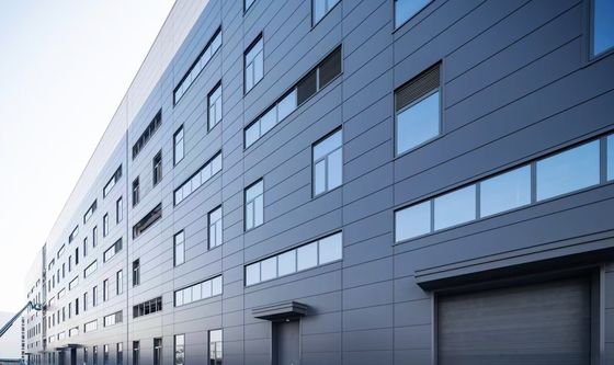 Moderna struttura in acciaio prefabbricata Edificio laboratorio con pannello sandwich e tenda di vetro