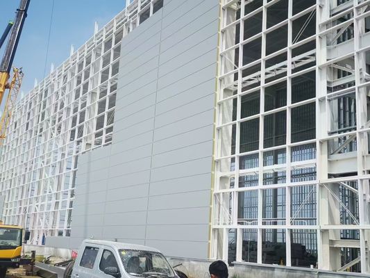 Soluzione per la costruzione di magazzini di struttura in acciaio leggera prefabbricata con dimensioni personalizzate