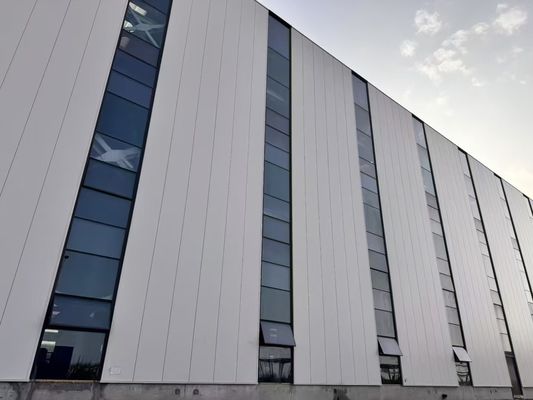 Pannello sandwich rivestimento in acciaio prefabbricato magazzino sismico resistente soluzione eco-friendly