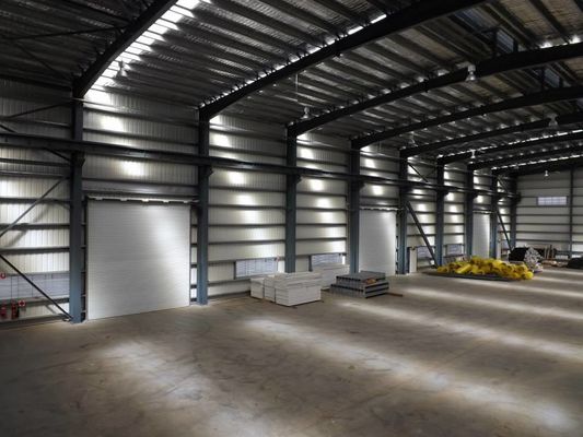 Trave e colonna a H laminati a caldo o saldati per telaio principale robusto e durevole in magazzino logistico con struttura in acciaio